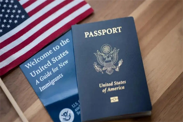 移民美国包括获得绿卡和改国籍吗？